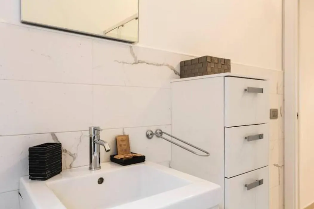Loreto & Stazione Centrale Cozy Apartment Milan 0*,  Italy